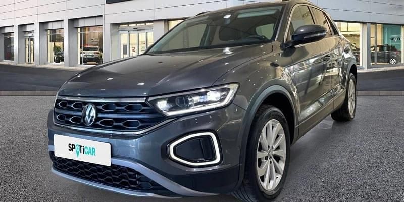 Gris Usado 2024 VW T-Roc Life SUV | 22.900 € (Precio justo) - Imagen 1/4