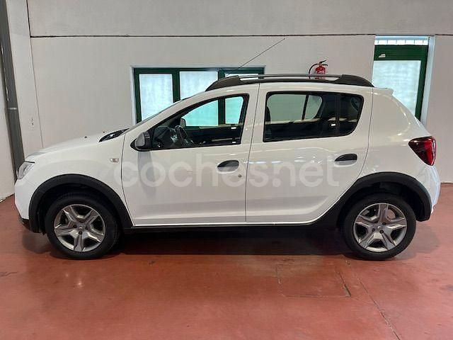 Usado Dacia Sandero Comfort 95 CV (69 kW) 2020 Blanco Utilitario