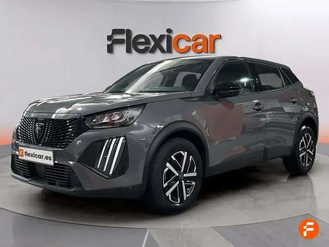 Usado Peugeot 2008 Active 101 CV (74 kW) 2023 Gris SUV
