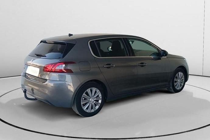 Usado Peugeot 308 Style 111 CV (81 kW) 2021 Blanco Utilitario