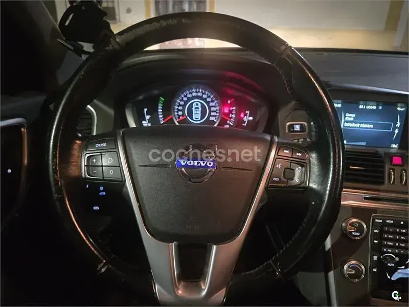 Usado Volvo XC60 Momentum 136 CV (100 kW) 2015 Azul SUV