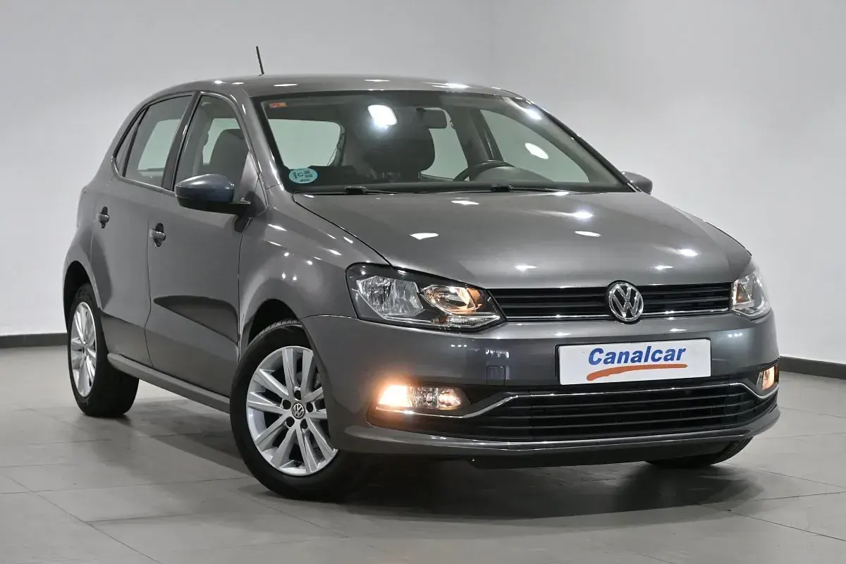 Usado VW Polo Advance 90 CV (66 kW) 2017 Gris