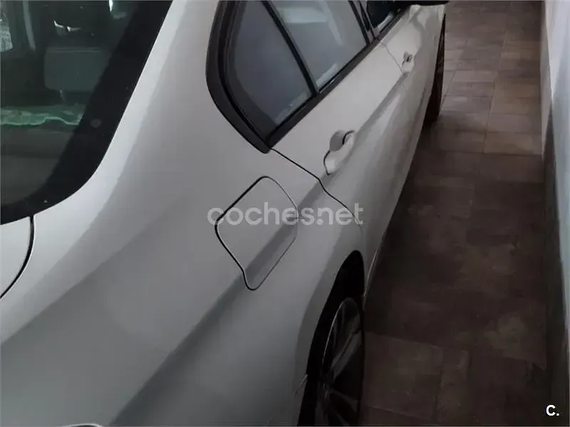 Usado BMW 320 Sport Line 184 CV (135 kW) 2013 Blanco Berlina