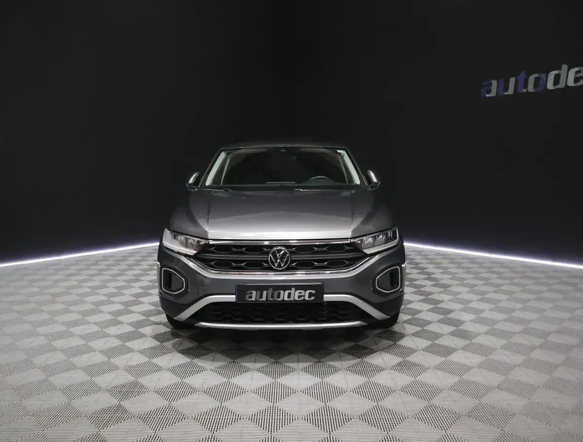 Usado VW T-Roc Life 110 CV (80 kW) 2022 Gris SUV