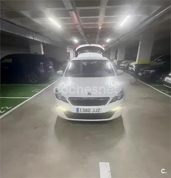 Usado Peugeot 308 Style 120 CV (88 kW) 2016 Blanco Berlina