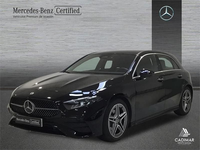 Usado Mercedes A180 AMG line 116 CV (85 kW) 2024 Negro Berlina