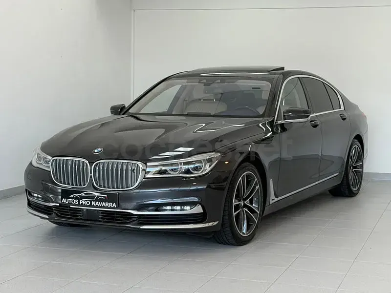 Usado BMW 740 Comfort Edition 313 CV (230 kW) 2016 Gris / plata Berlina