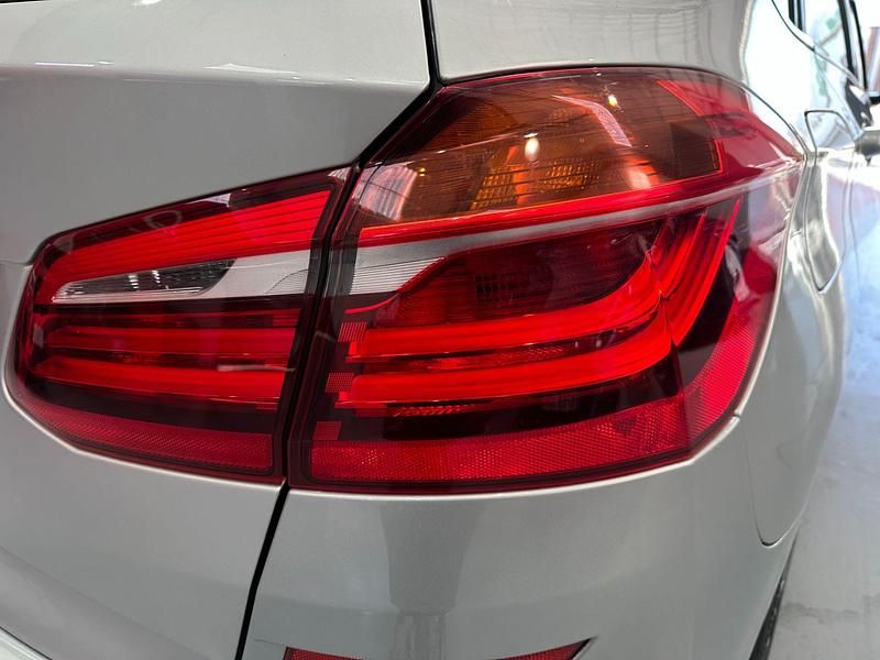 Usado BMW 220 Active Tourer Comfort Edition 192 CV (141 kW) 2019 Gris Monovolumen