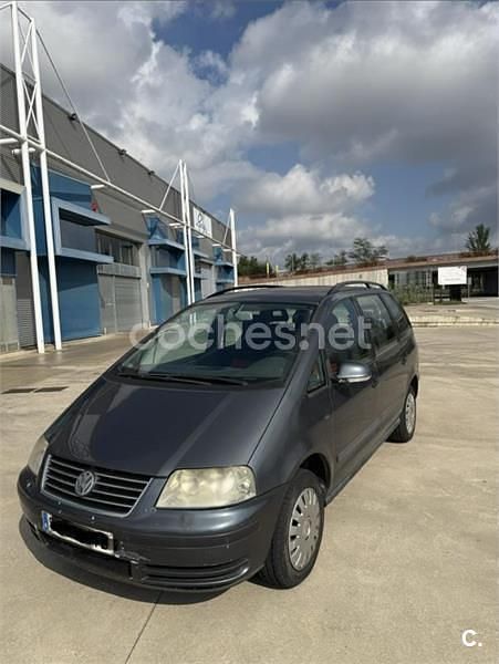 Gris / plata Usado 2006 VW Sharan Comfortline Monovolumen | 3200 € - Imagen 1/4