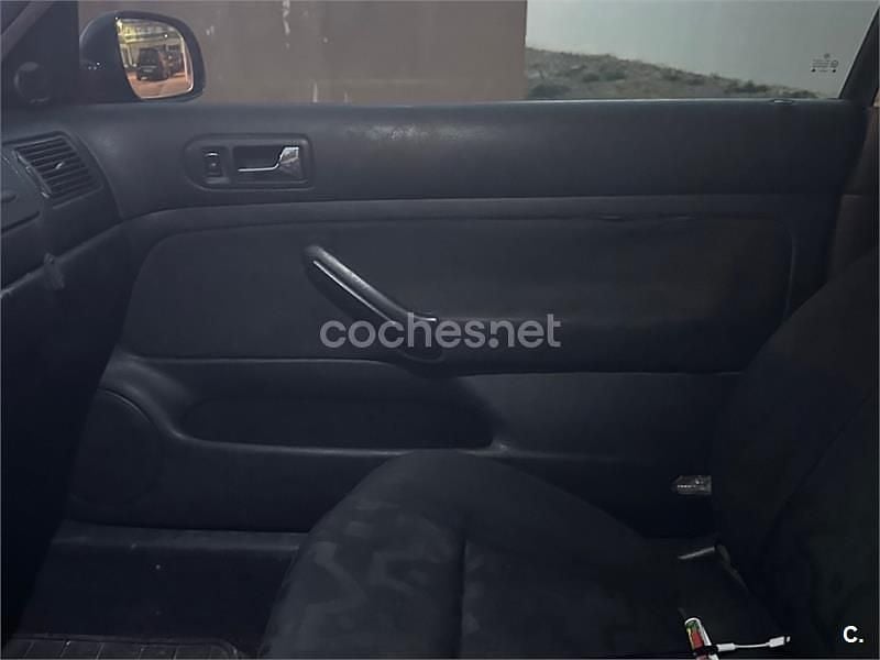 Azul Usado 2000 VW Golf Highline Berlina | 1500 € (Super precio) - Imagen 1/4