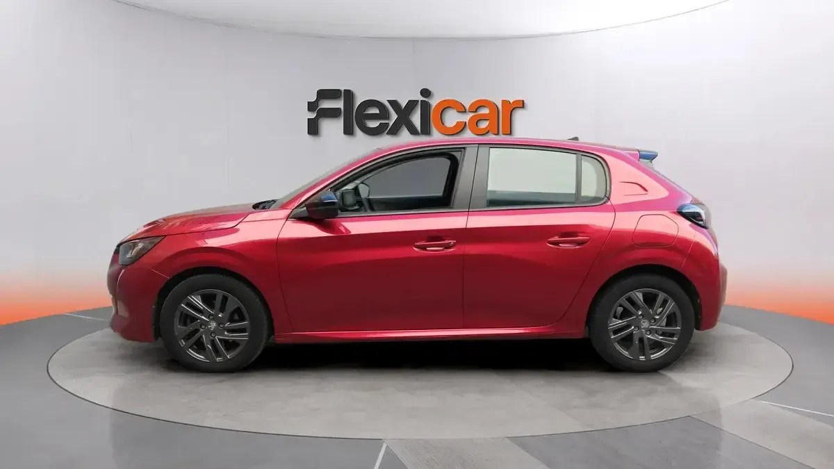 Usado Peugeot 208 Allure 101 CV (74 kW) 2022 Rojo Utilitario