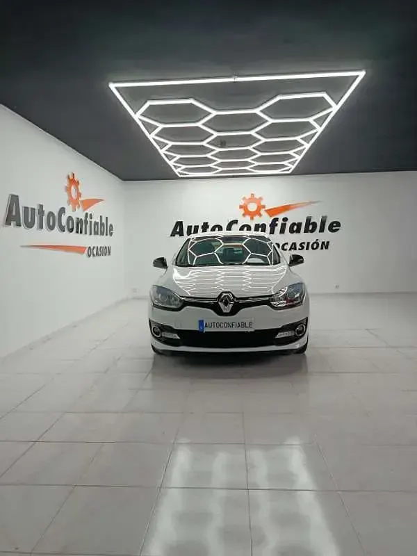 Usado Renault Mégane III Life 95 CV (69 kW) 2015 Blanco Utilitario
