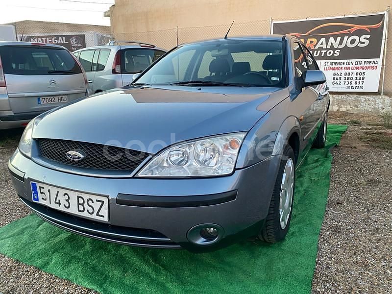 Azul Usado 2002 Ford Mondeo Ambiente Berlina | 2800 € (Precio justo) - Imagen 1/4