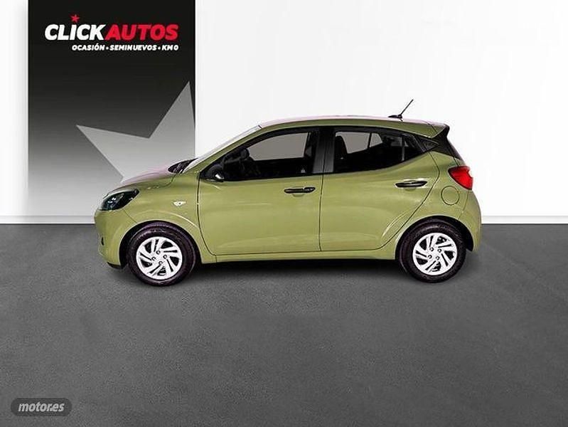 Usado Hyundai i10 66 CV (48 kW) 2024 Verde Utilitario