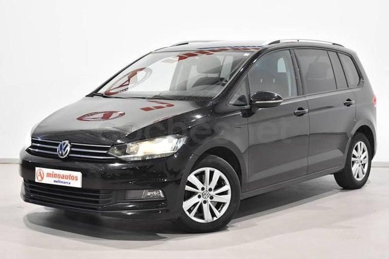 Usado VW Touran Business 116 CV (85 kW) 2020 Negro Monovolumen