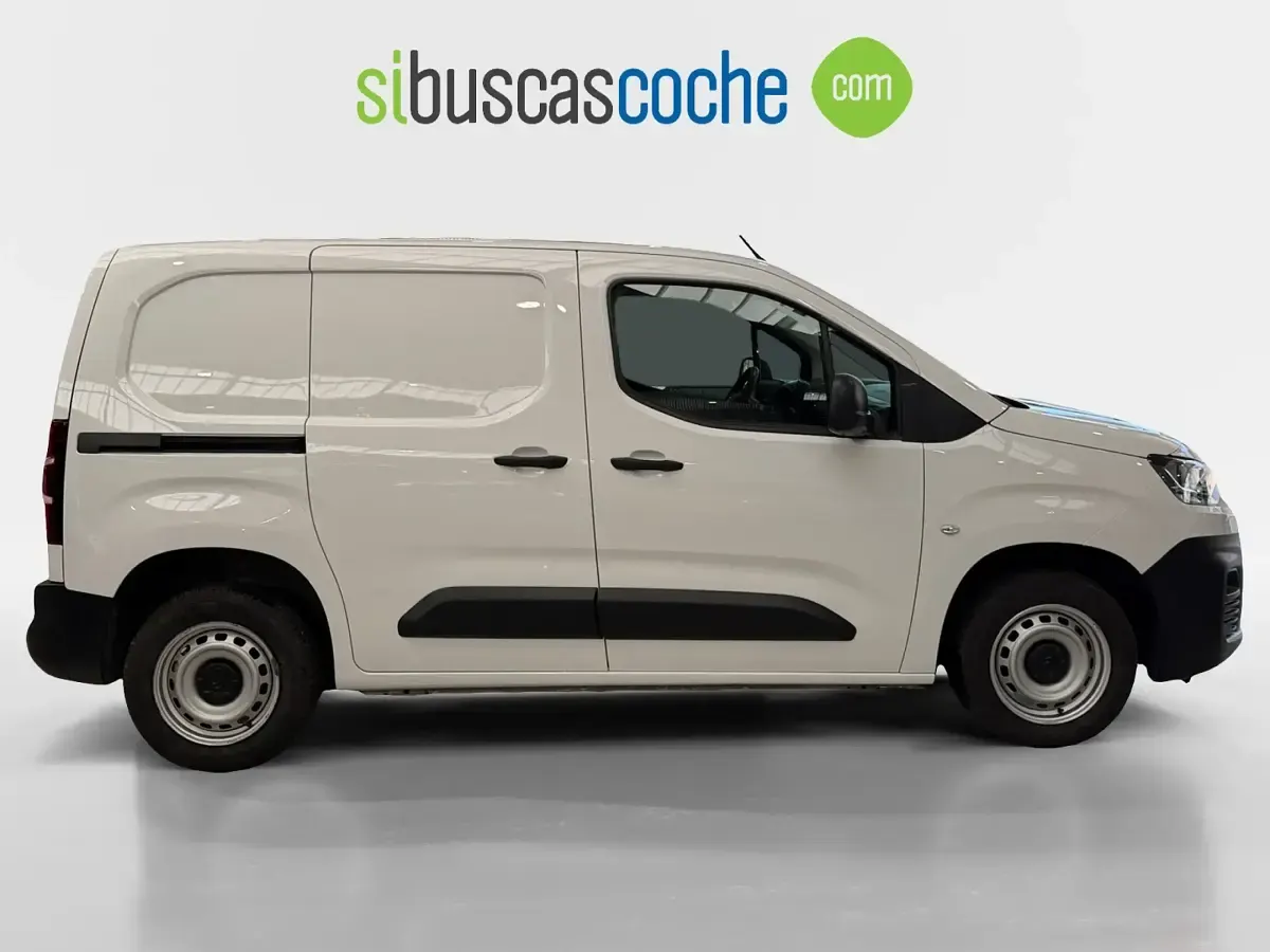 Usado Citroën Berlingo 100 CV (73 kW) 2023 Blanco Monovolumen