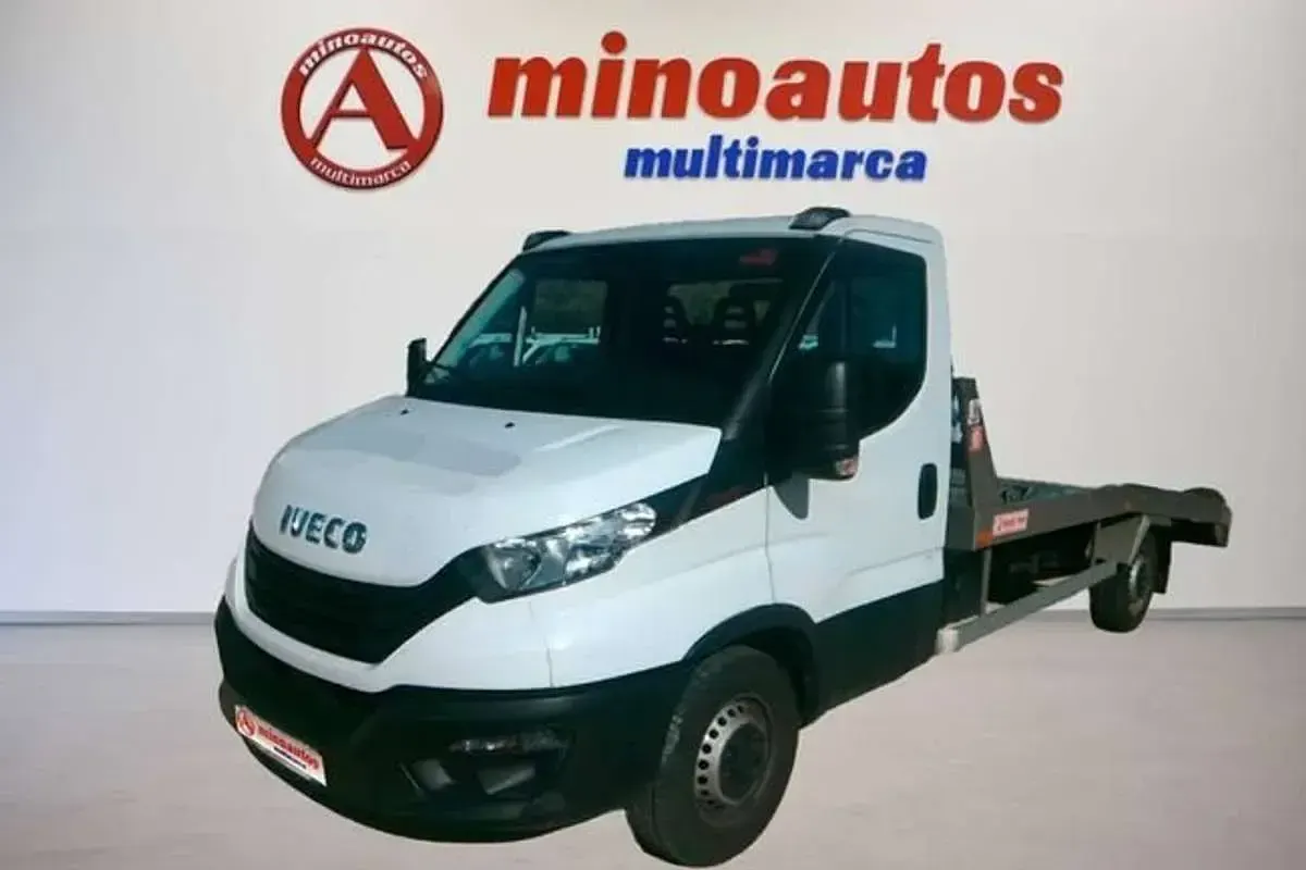 Usado Iveco Daily 160 CV (117 kW) 2023 Blanco Van