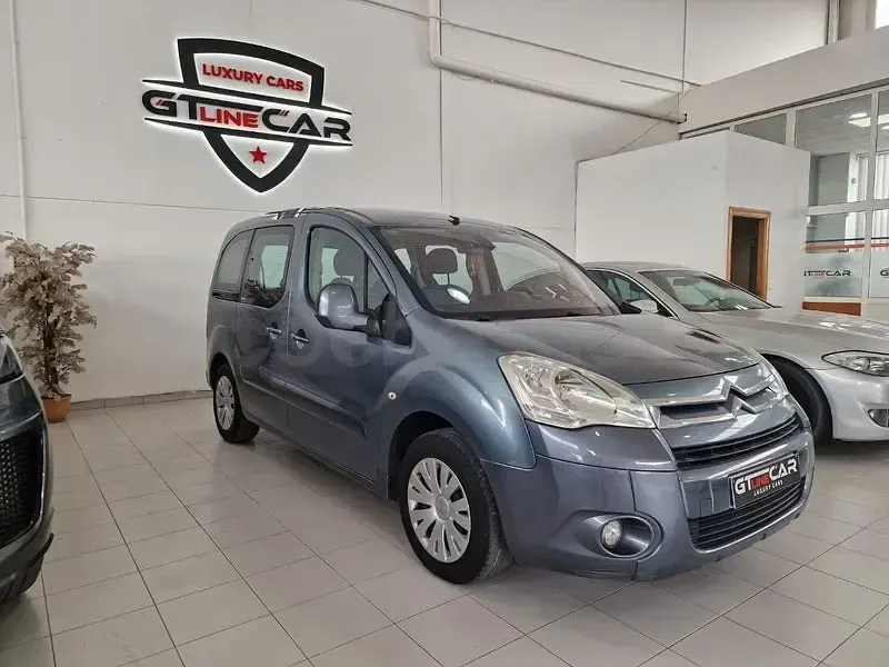 Usado Citroën Berlingo 90 CV (66 kW) 2010 Marrón Monovolumen