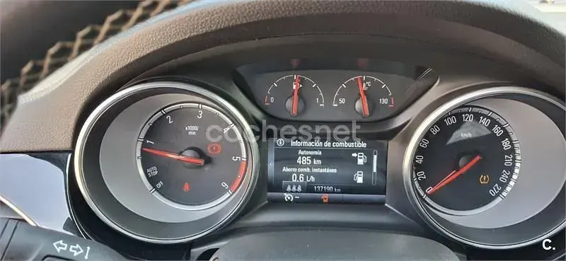 Usado Opel Astra Excellence 136 CV (100 kW) 2016 Negro Familiar