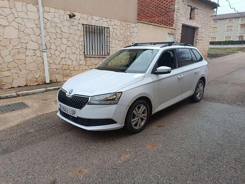 Blanco Usado 2021 Skoda Fabia Active Utilitario | 7900 € - Imagen 1/4