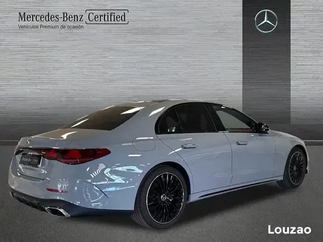 Usado Mercedes E220 197 CV (144 kW) 2024 Manufaktur gris alpino