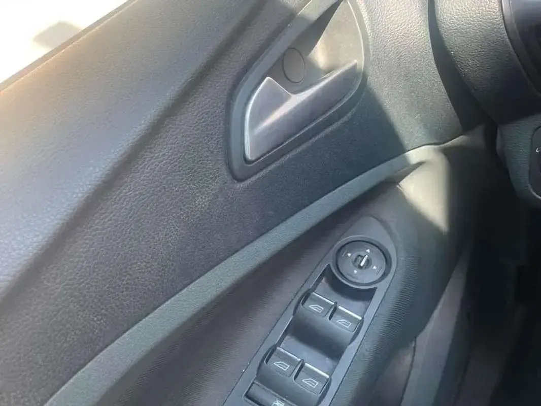 Usado Ford C-MAX Titanium 116 CV (85 kW) 2013 Blanco Monovolumen