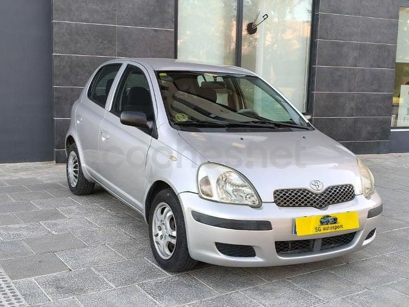 Usado Toyota Yaris Edition 68 CV (50 kW) 2003 Gris / plata Berlina