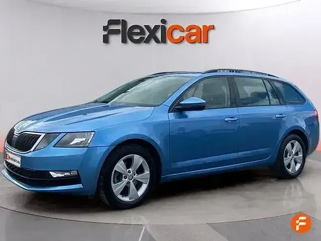 Usado Skoda Octavia 116 CV (85 kW) 2019 Azul Familiar