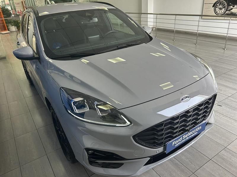 Gris / plateado Usado 2023 Ford Kuga ST-Line X SUV | 25.995 € (Super precio) - Imagen 1/4