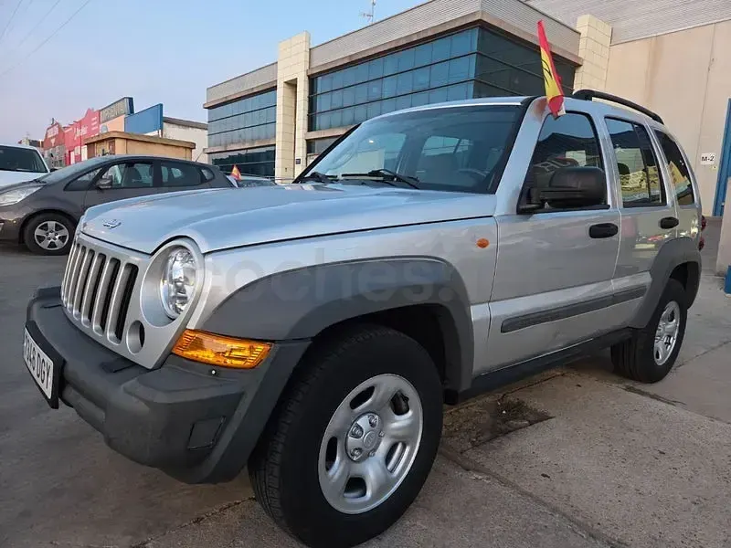 Usado Jeep Cherokee Limited 163 CV (119 kW) 2005 Gris / plata SUV