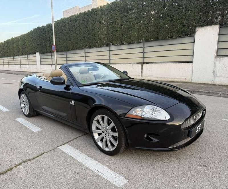 Usado Jaguar XK 258 CV (189 kW) 2009 Negro Descapotable
