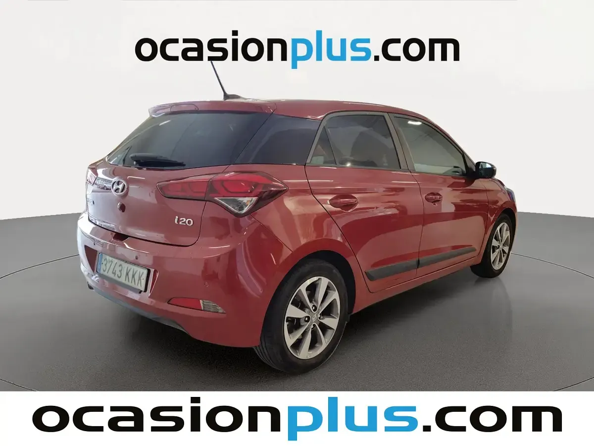 Usado Hyundai i20 84 CV (61 kW) 2018 Rojo Utilitario