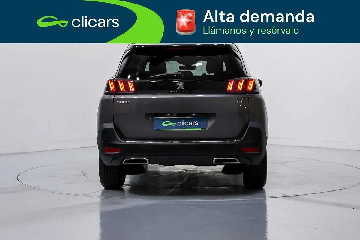 Usado Peugeot 5008 GT 131 CV (96 kW) 2023 Gris SUV