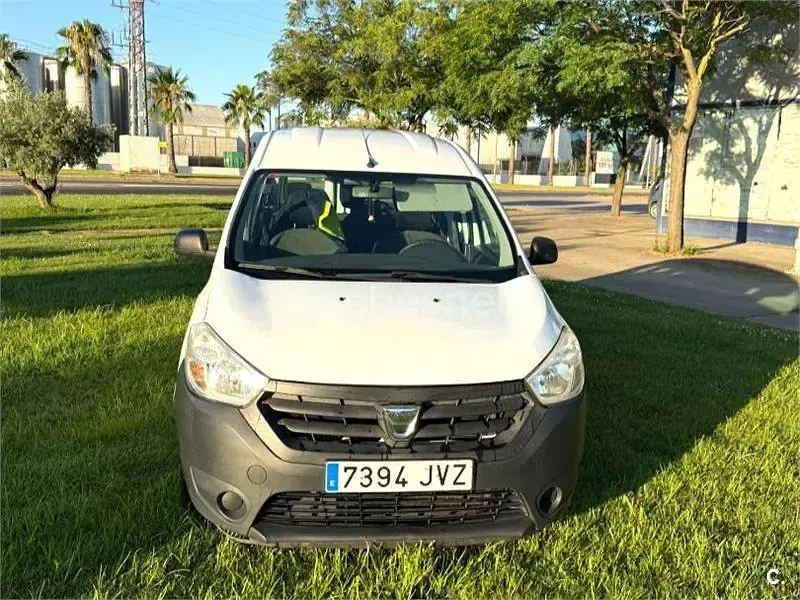 Usado Dacia Dokker 90 CV (66 kW) 2017 Blanco Monovolumen