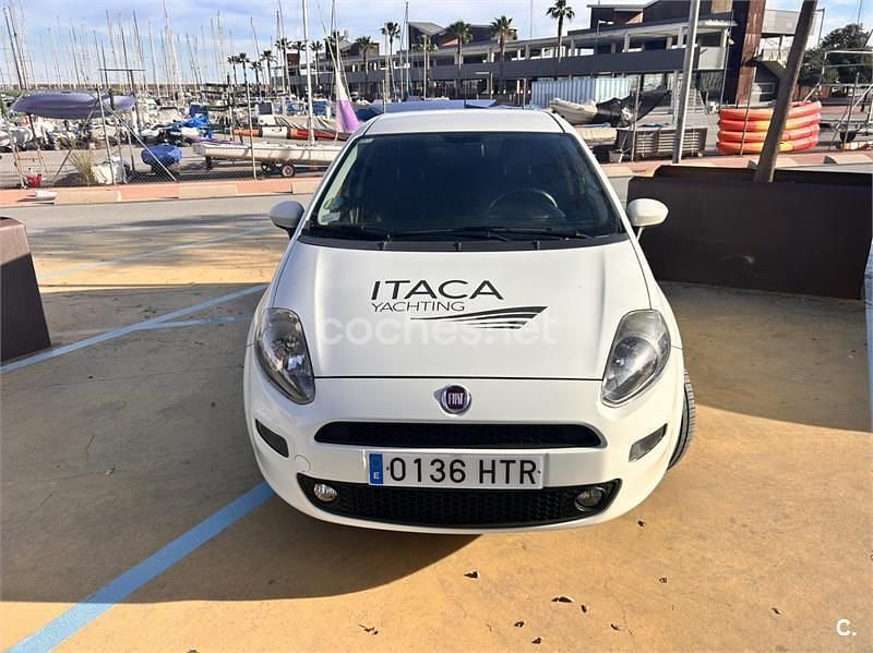 Usado Fiat Punto Easy 70 CV (51 kW) 2013 Blanco Utilitario