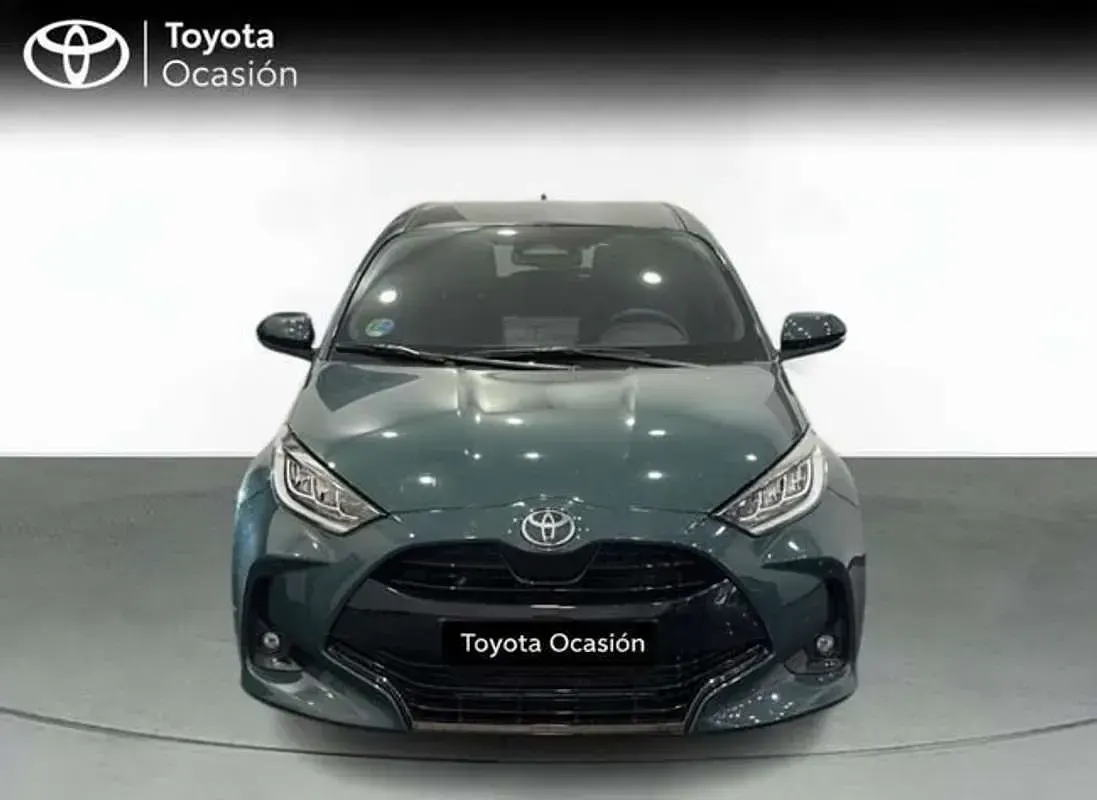 Usado Toyota Yaris Style 116 CV (85 kW) 2025 Verde Utilitario
