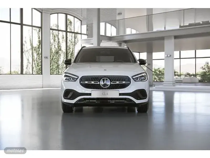 Usado Mercedes GLA200 149 CV (109 kW) 2020 Blanco SUV