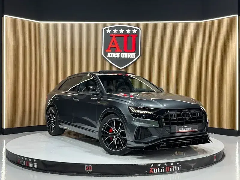 Usado Audi Q8 S-Line 286 CV (210 kW) 2018 Gris / plata SUV