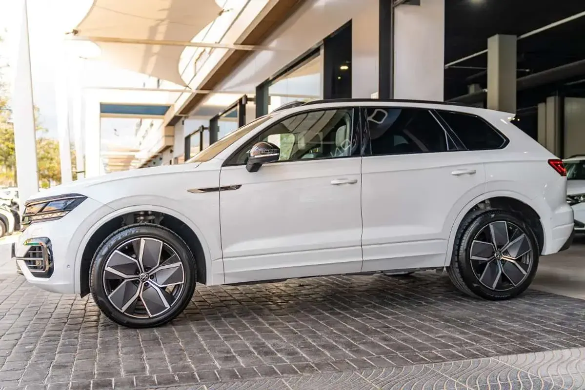 Usado VW Touareg Elegance 286 CV (210 kW) 2023 Blanco SUV
