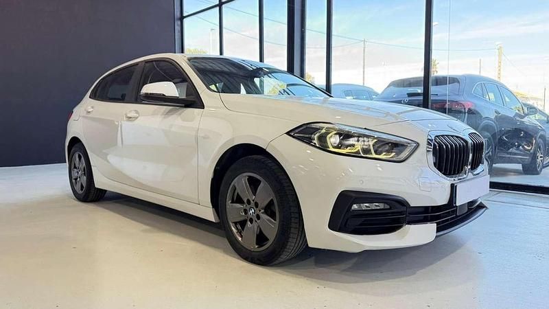 Usado BMW 116 116 CV (85 kW) 2022 Blanco Utilitario