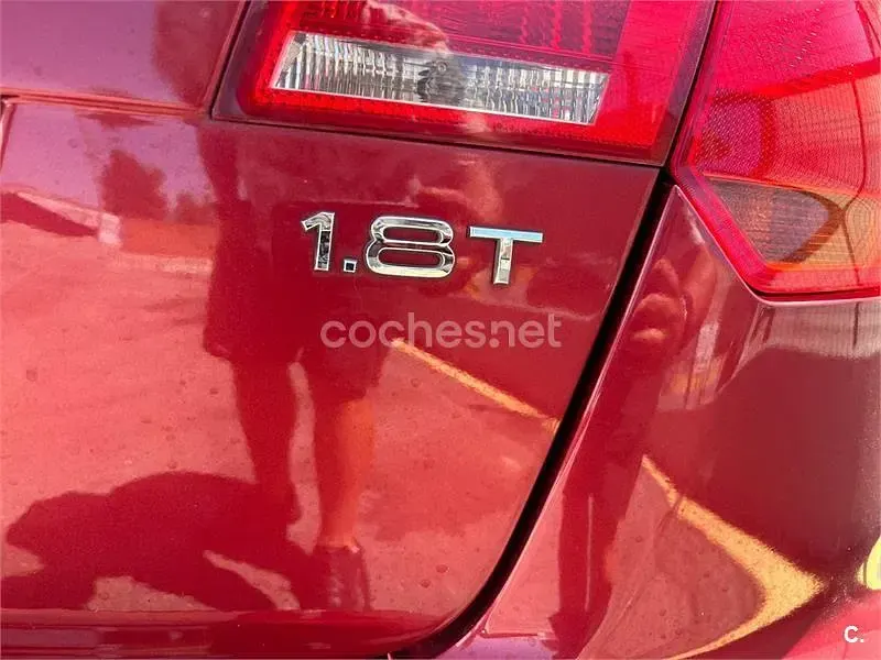 Usado Audi A3 Ambiente 160 CV (117 kW) 2007 Rojo Utilitario