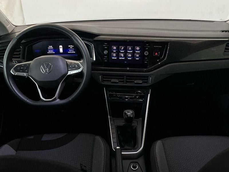 Usado VW Taigo 116 CV (85 kW) 2025 Gris plata SUV