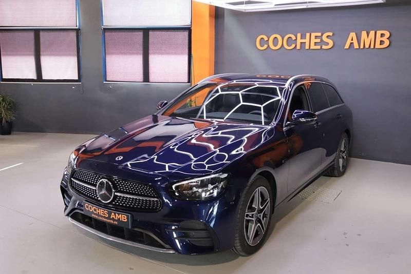 Usado Mercedes E300 306 CV (225 kW) 2020 Azul Familiar