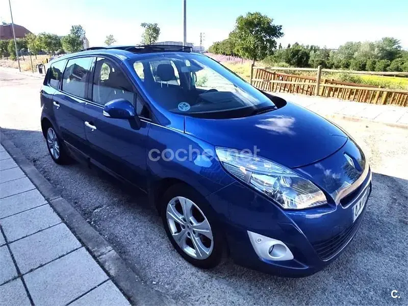 Usado Renault Scenic E-Tech Dynamique 130 CV (95 kW) 2010 Azul Monovolumen