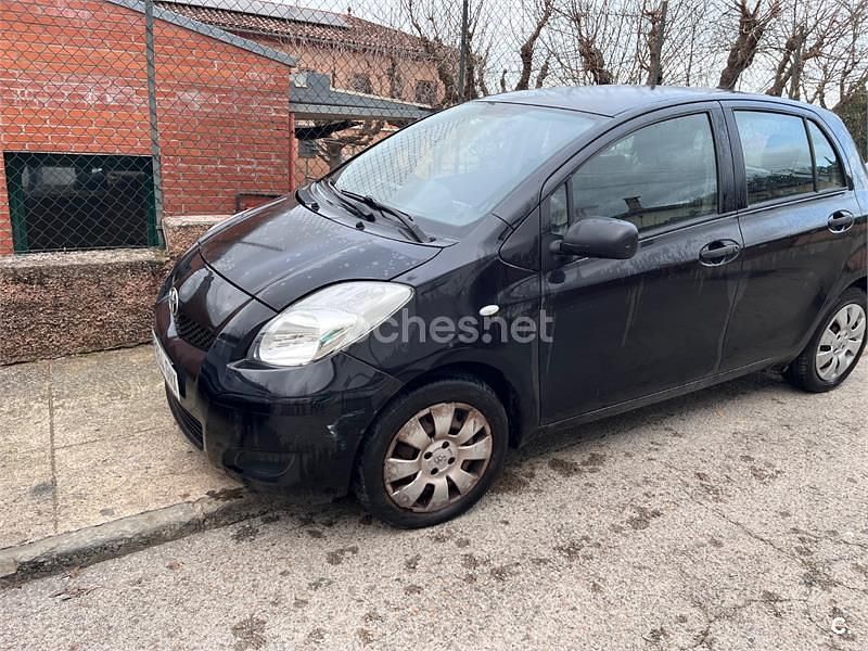 Usado Toyota Yaris Live 69 CV (50 kW) 2009 Negro Utilitario
