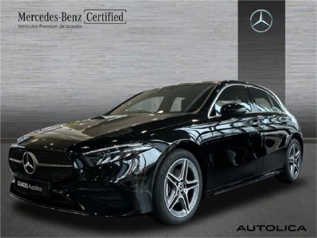 Negro cosmos Usado 2024 Mercedes A200 AMG line | 44.500 € - Imagen 1/4