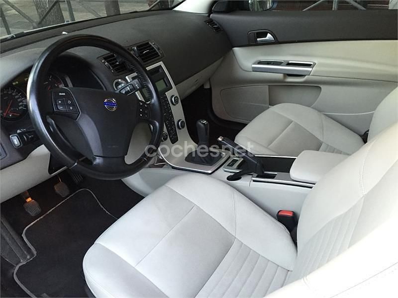Usado Volvo C30 Momentum 109 CV (80 kW) 2011 Negro Utilitario