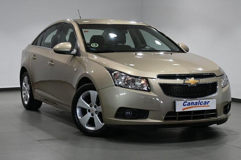 Usado Chevrolet Cruze LT 150 CV (110 kW) 2010 Beige Berlina