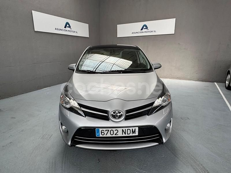 Usado Toyota Verso Advance 112 CV (82 kW) 2014 Gris / plata Monovolumen
