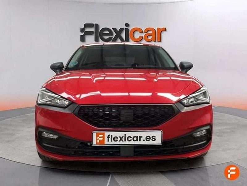 Usado Seat Leon FR 150 CV (110 kW) 2021 Rojo Utilitario